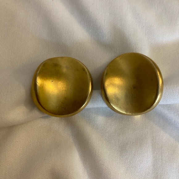 Kenneth Lane KJL Vintage Gold Plated Concave‎ Design Clip on Earrings - Picture 1 of 6
